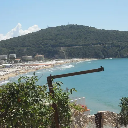 Apartment A Due Passi Dal Mare