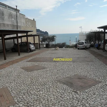 A Due Passi Dal Mare *
